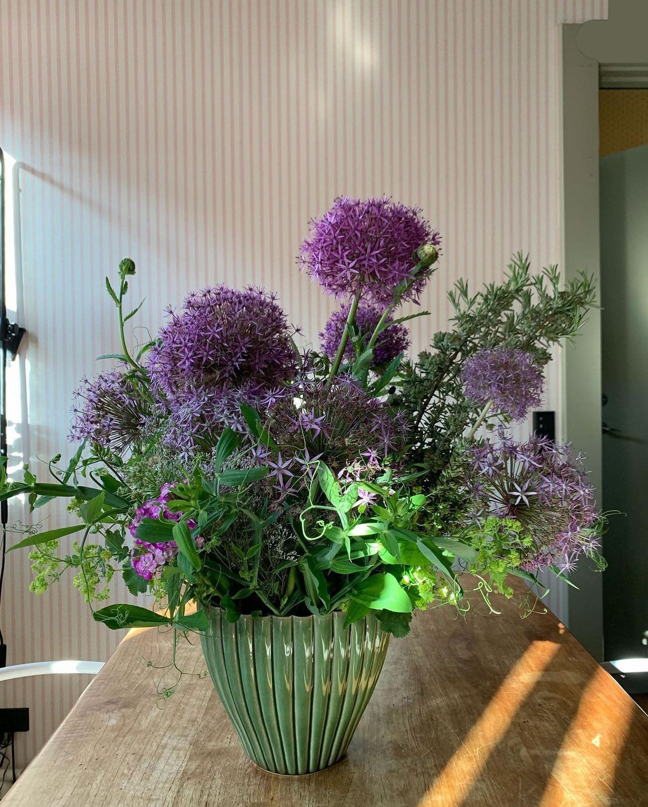 Large Rose Rille Pot