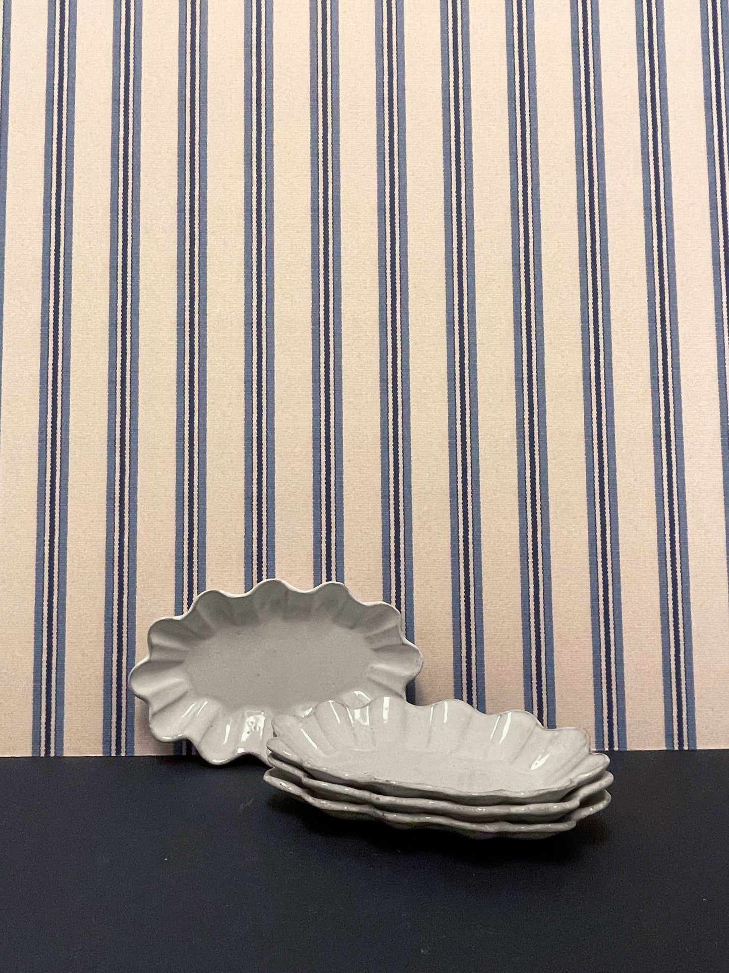 Flat Marguerite Small Fruit Bowl
