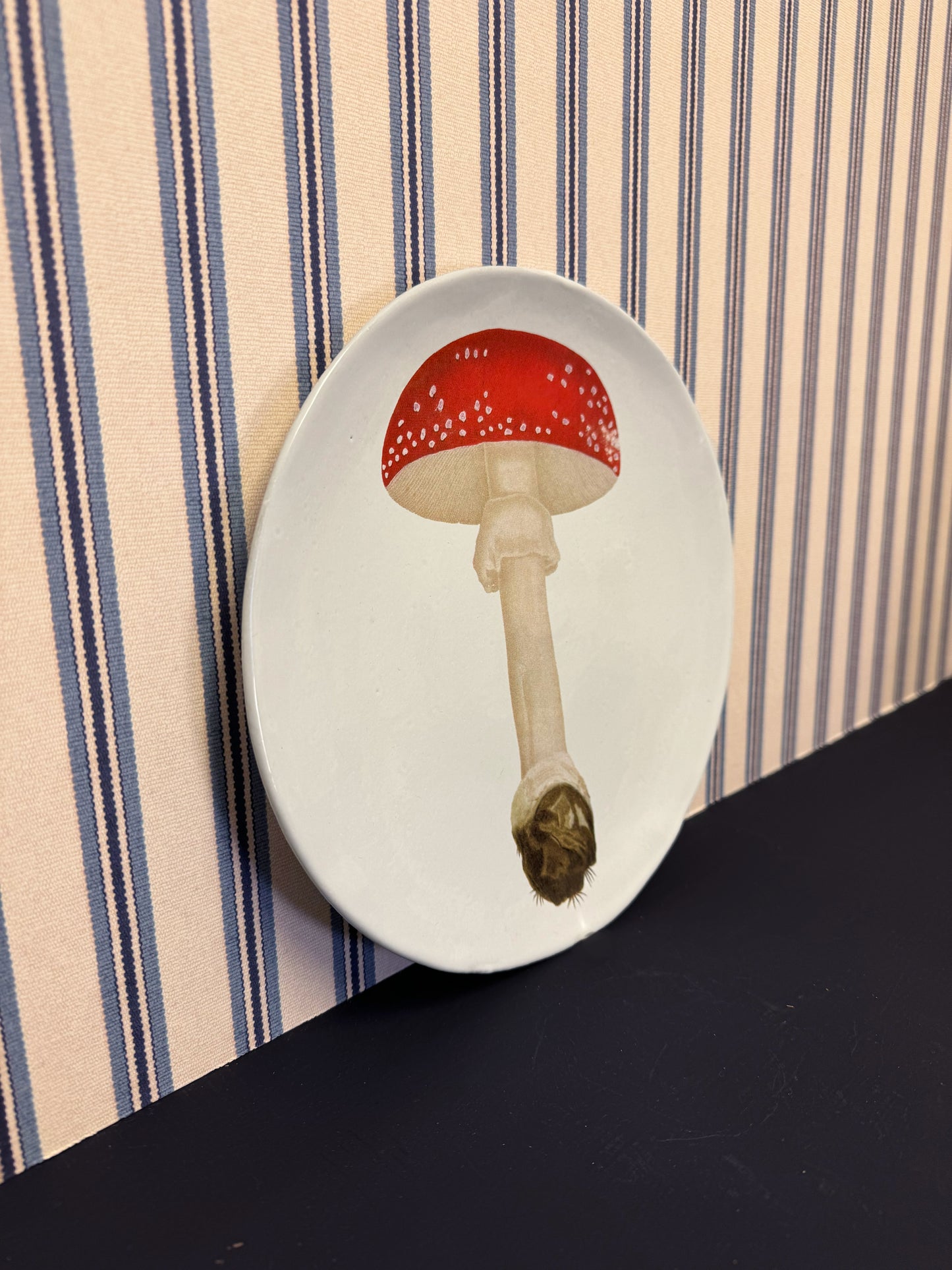 Agaric Fausse Oronge Umbrella Dinner Plate